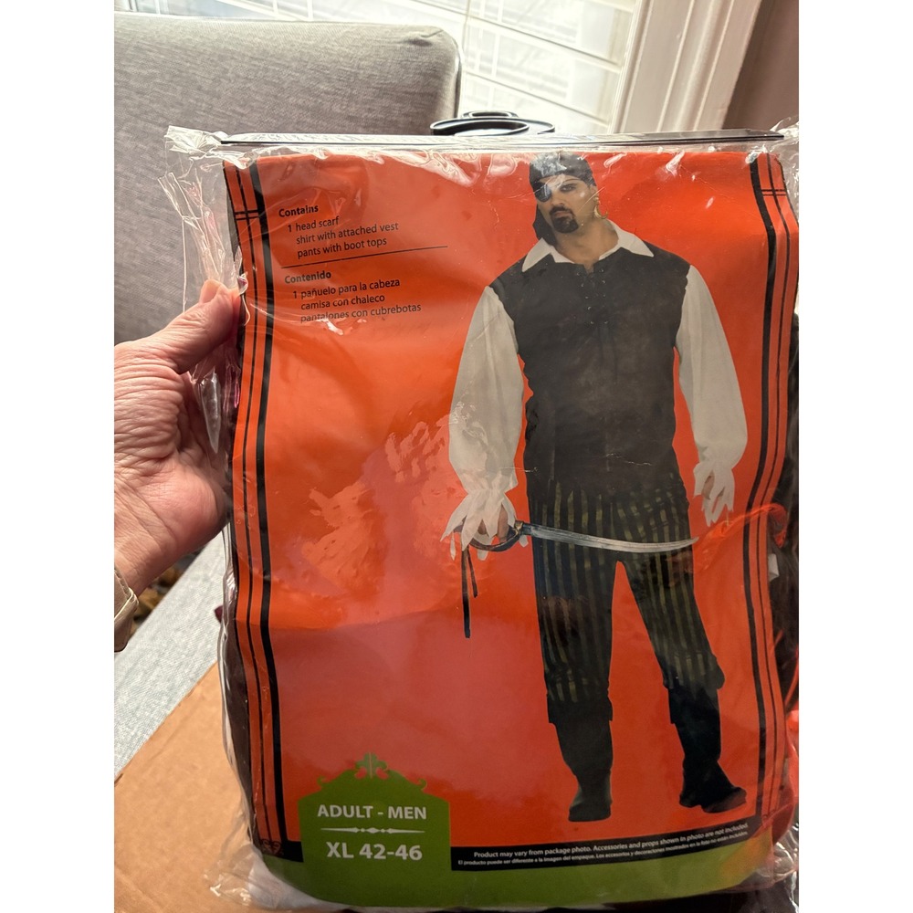 Gruesome Costume Co Mens Pirate Halloween Costume XL 42-46 Buccaneer